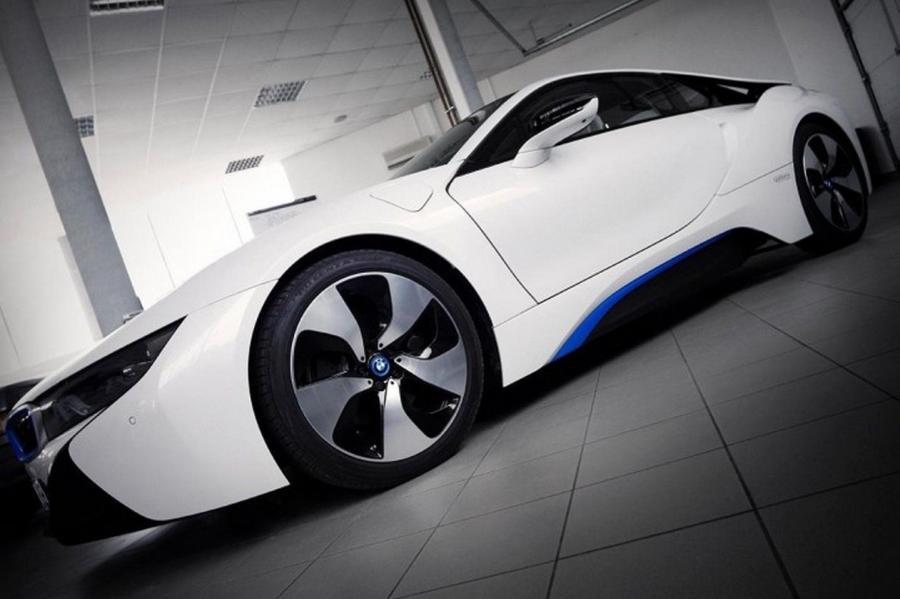  BMW i8 by Gabura Racing Technologies 2015 года  (фото 2 из 2)